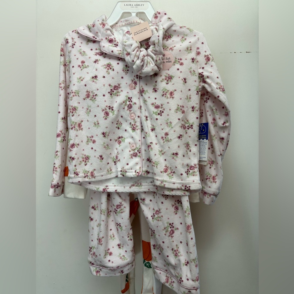 NEW Girls 2T Pajamas Hair tie scrunchie floral baby pink cozy Pjs Laura Ashley